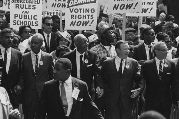 Civil rights movement - Civil Rights March on Washington,  ( Leaders marching from the Washington Monument to the Lincoln Memorial) NARA 542010, tags: black - CC BY-SA