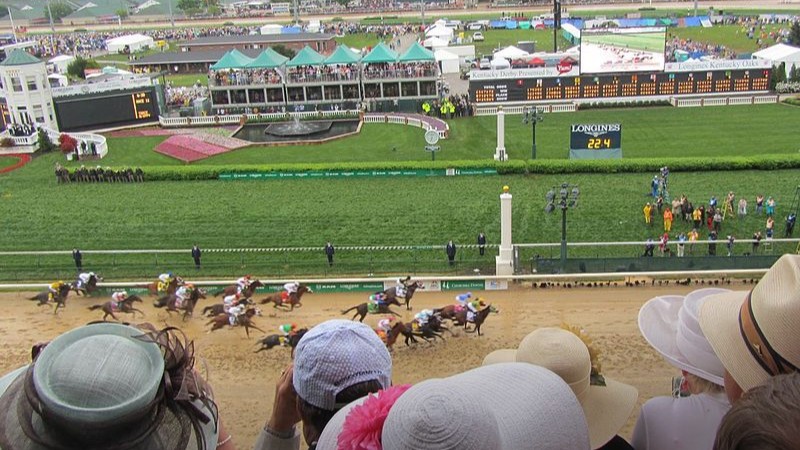First lap of the Kentucky Derby., tags: wealth weekend black economic - CC BY-SA